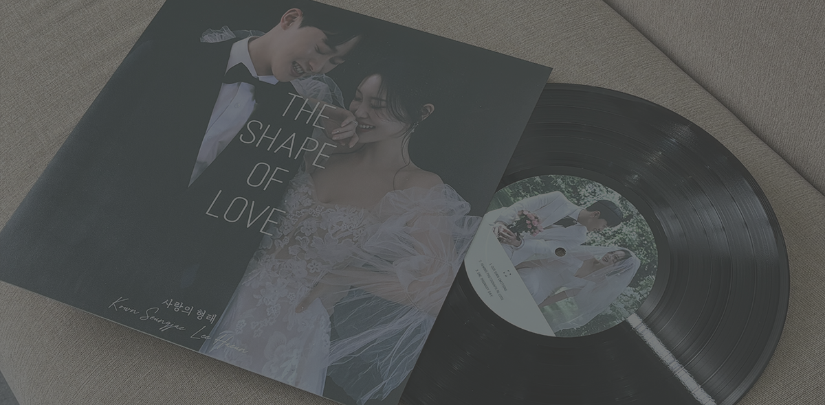 검은배경의 액자이미지