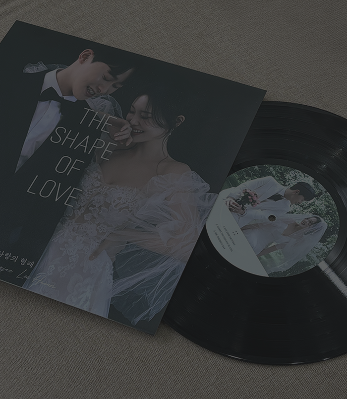 검은배경의 액자이미지